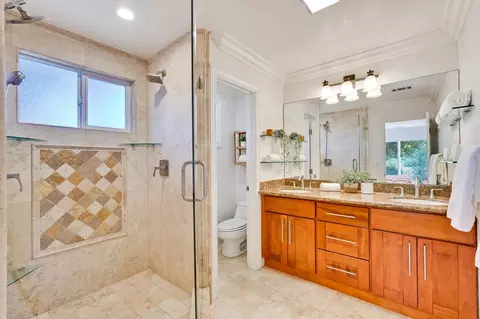 Bath - 10531 Madera Dr, Cupertino, CA 95014 photo 3 of 7