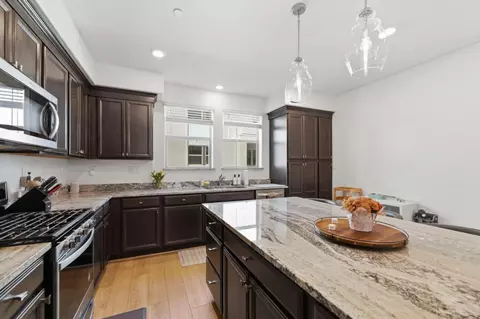 Kitchen - 5752 Vibrant Loop, San Jose, CA 95119 photo 2 of 2