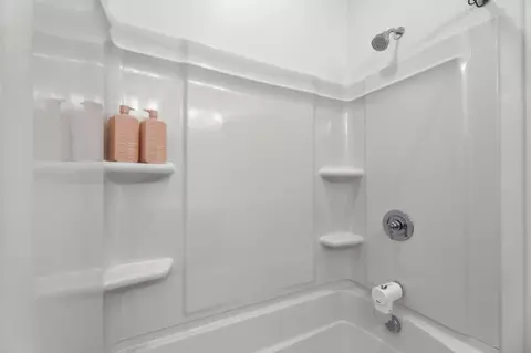 Bath - 5752 Vibrant Loop, San Jose, CA 95119 photo 2 of 4