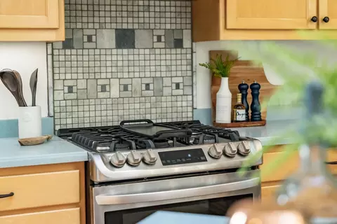 Kitchen - 4377 Porter Gulch Rd, Aptos, CA 95003 photo 6 of 9