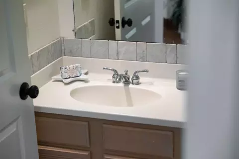 Bath - 4377 Porter Gulch Rd, Aptos, CA 95003 photo 6 of 9