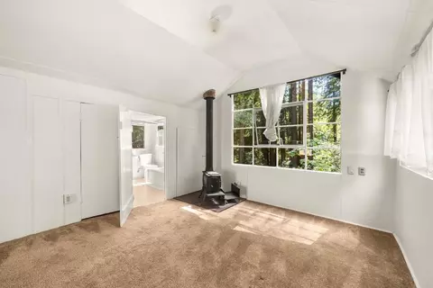 Bedroom - 4377 Porter Gulch Rd, Aptos, CA 95003 photo 9 of 10