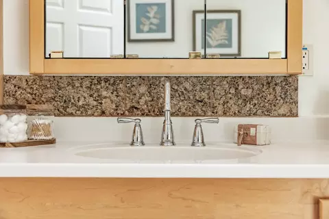 Bath - 4377 Porter Gulch Rd, Aptos, CA 95003 photo 4 of 9