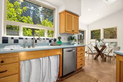 Kitchen - 4377 Porter Gulch Rd, Aptos, CA 95003 photo 7 of 9