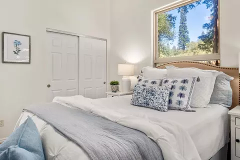 Bedroom - 4377 Porter Gulch Rd, Aptos, CA 95003 photo 7 of 10