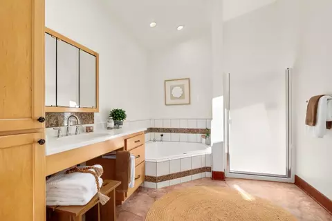 Bath - 4377 Porter Gulch Rd, Aptos, CA 95003 photo 1 of 9