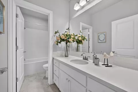 Bath - 5502 Clove Hitch Loop, Fremont, CA 94555 photo 4 of 5