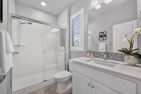 Bath - 5502 Clove Hitch Loop, Fremont, CA 94555 photo 1 of 5