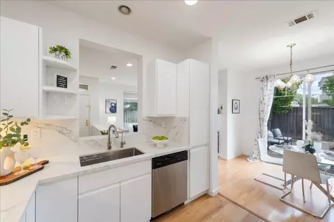 Kitchen - 288 Diamond Way, Milpitas, CA 95035 photo 2 of 2