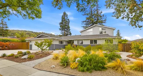 215 Belgatos Rd, Los Gatos, CA 95032