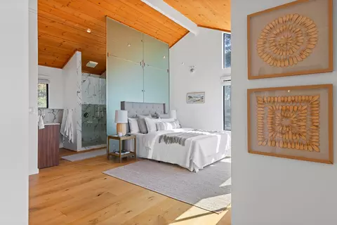 Bedroom - 7433 Mesa Dr, Aptos, CA 95003 photo 1 of 5