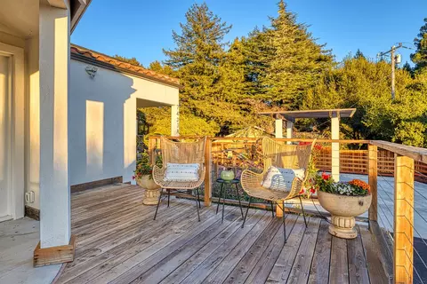 Exterior - 7433 Mesa Dr, Aptos, CA 95003 photo 3 of 14