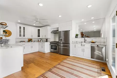 Kitchen - 7433 Mesa Dr, Aptos, CA 95003 photo 1 of 6