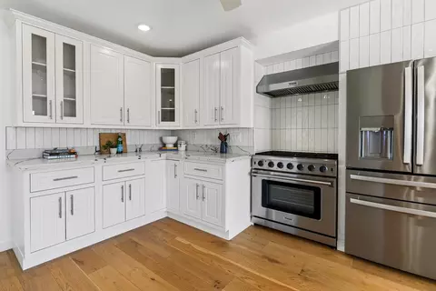 Kitchen - 7433 Mesa Dr, Aptos, CA 95003 photo 2 of 6