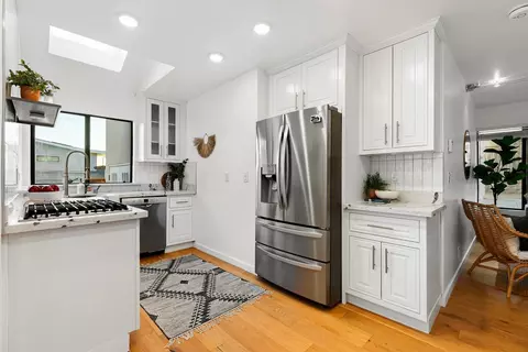 Kitchen - 7433 Mesa Dr, Aptos, CA 95003 photo 6 of 6