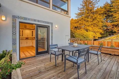 Exterior - 7433 Mesa Dr, Aptos, CA 95003 photo 10 of 14