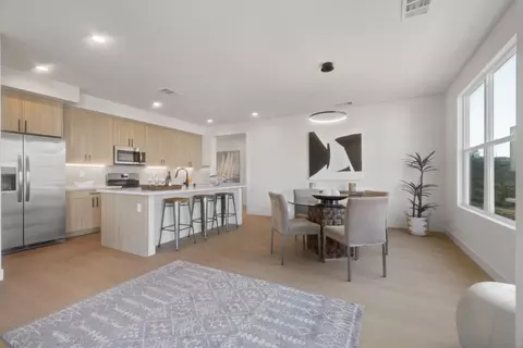 Dining - 827 Fassler Ave, Pacifica, CA 94044 photo 2 of 3