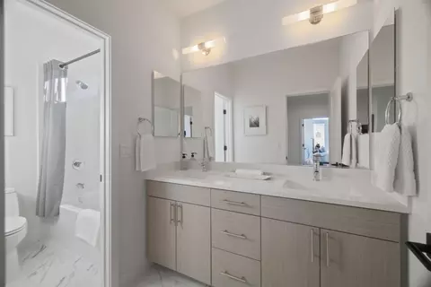 Bath - 827 Fassler Ave, Pacifica, CA 94044 photo 5 of 5