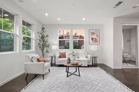 2104 Vincenzo Wkwy, San Jose, CA 95133