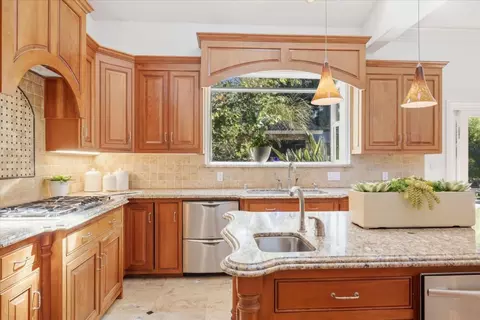 Kitchen - 28 Hunt Way, Campbell, CA 95008 photo 3 of 3
