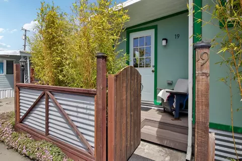 890 38th Ave 19, Santa Cruz, CA 95062
