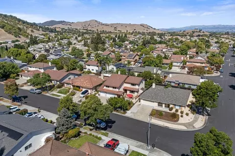 View/Area - 1435 Blackwing Way, Gilroy, CA 95020 photo 2 of 4