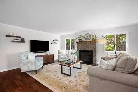 Living - 1435 Blackwing Way, Gilroy, CA 95020 photo 2 of 2