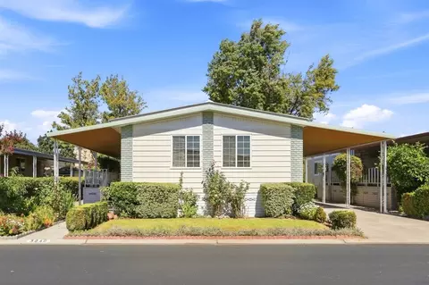 3040 Oakbridge Dr 3040, San Jose, CA 95121