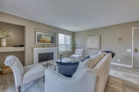 Living - Main St, Salinas, CA 93906 photo 2 of 3