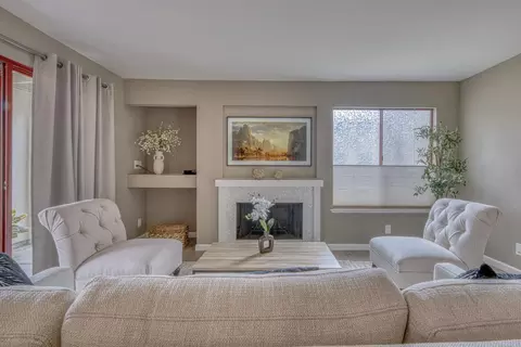 Living - Main St, Salinas, CA 93906 photo 1 of 3