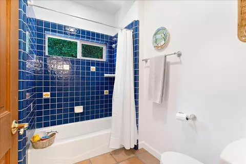 Bath - 4841 Cherryvale Ave, Soquel, CA 95073 photo 3 of 6