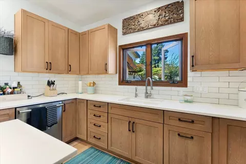 Kitchen - 4841 Cherryvale Ave, Soquel, CA 95073 photo 6 of 7