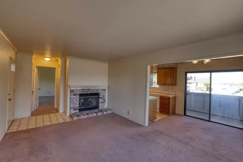 Living - 1056 Padre Dr 4, Salinas, CA 93901 photo 4 of 7