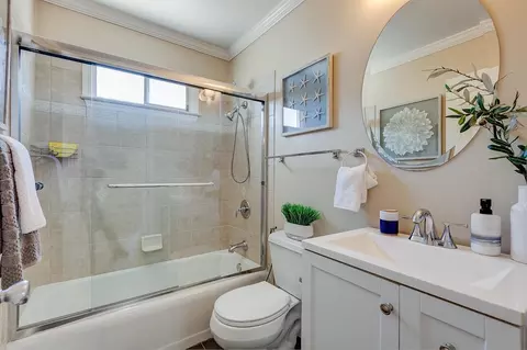 Bath - 1018 Hazel Ave, Campbell, CA 95008 photo 2 of 2