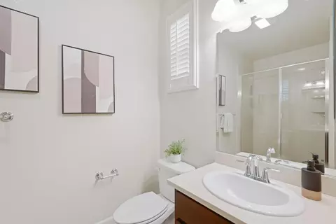 Bath - 221 Dali Ave, Mountain View, CA 94041 photo 1 of 5