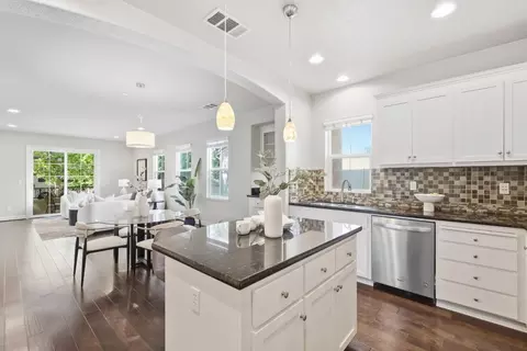 Kitchen - 221 Dali Ave, Mountain View, CA 94041 photo 3 of 3