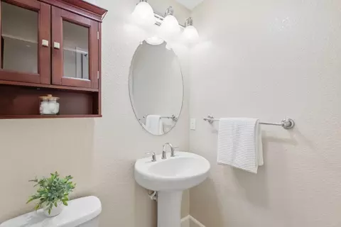 Bath - 221 Dali Ave, Mountain View, CA 94041 photo 2 of 5