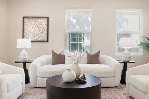 Living - 221 Dali Ave, Mountain View, CA 94041 photo 3 of 4