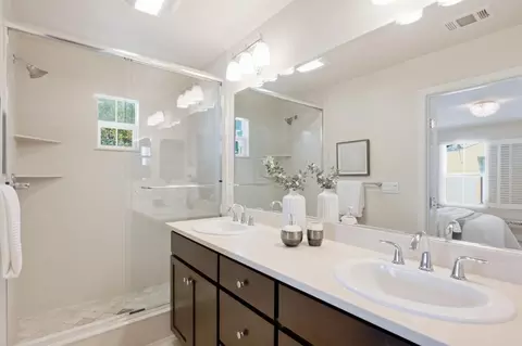 Bath - 221 Dali Ave, Mountain View, CA 94041 photo 3 of 5