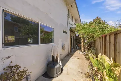 Exterior - 1261 Juniper Dr 14, Gilroy, CA 95020 photo 4 of 5