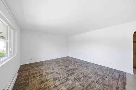 Living - 1261 Juniper Dr 14, Gilroy, CA 95020 photo 3 of 3