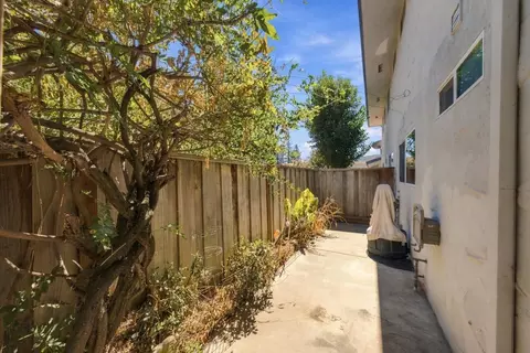 Exterior - 1261 Juniper Dr 14, Gilroy, CA 95020 photo 3 of 5