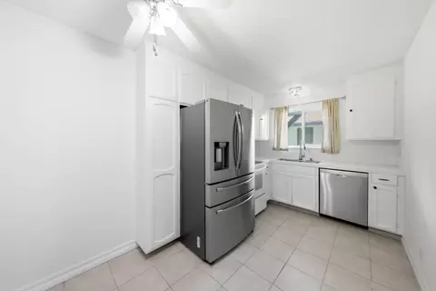 Kitchen - 1261 Juniper Dr 14, Gilroy, CA 95020 photo 1 of 3