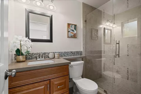 Bath - 1475 Ginden Ct, Campbell, CA 95008 photo 5 of 8