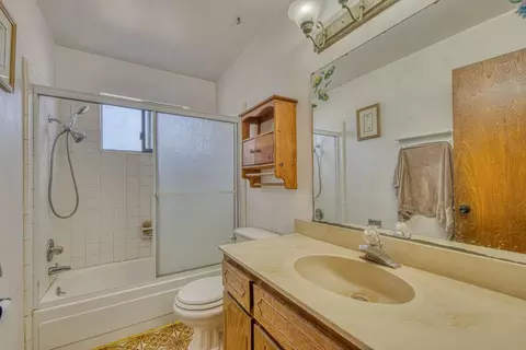 Bath - 12791 Jasper Way, Salinas, CA 93906 photo 2 of 2