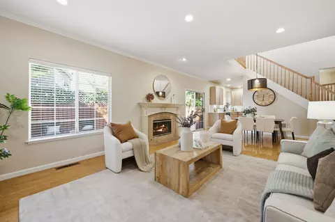 Living - 136 Redding Rd, Campbell, CA 95008 photo 3 of 6