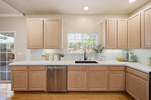 Kitchen - 136 Redding Rd, Campbell, CA 95008 photo 2 of 4