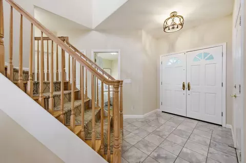 Entry Way - 136 Redding Rd, Campbell, CA 95008 photo 3 of 6