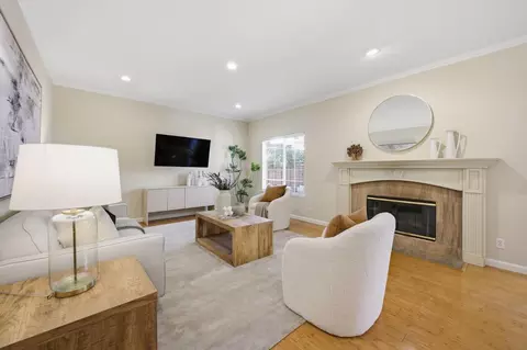 Living - 136 Redding Rd, Campbell, CA 95008 photo 5 of 6