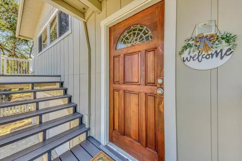 Entry Way - 394 Mesa Rd, Salinas, CA 93908 photo 1 of 3